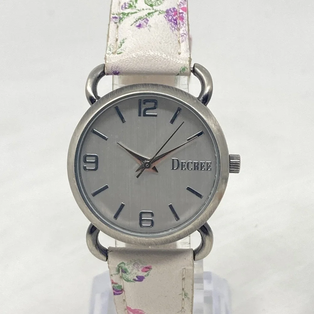 Decree Womens Watch 30mm Silver Tone Gunmetal Floral Spring New Battery 8.5